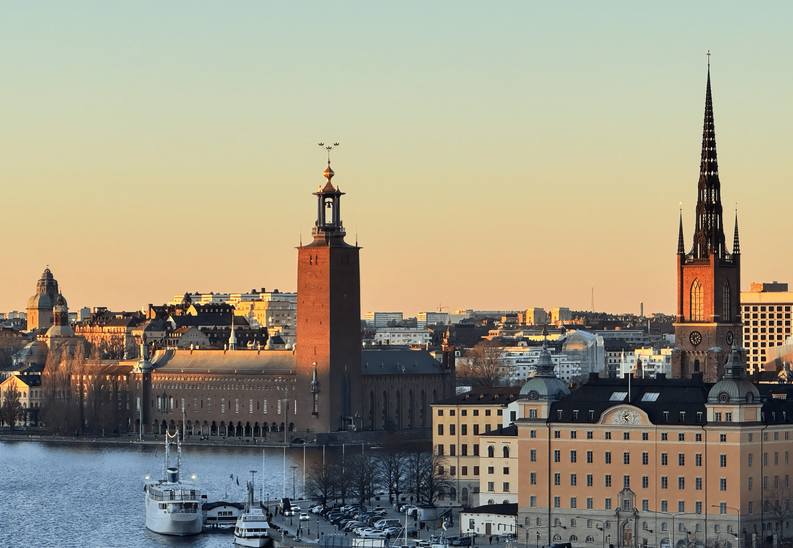 Stockholm stadshuset sommar